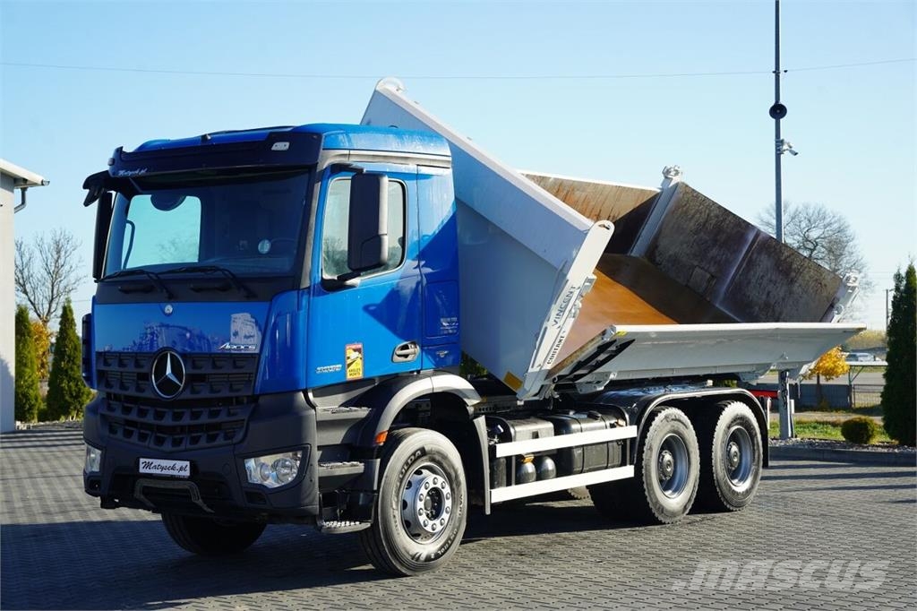 Mercedes-Benz AROCS 3336 / 6x4 / BASCULABILĂ PE 3 PĂRȚI - 5,2 M Kallurid