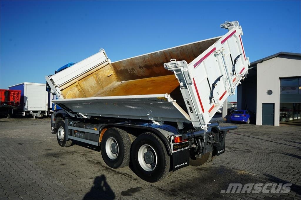 Mercedes-Benz AROCS 3336 / 6x4 / BASCULABILĂ PE 3 PĂRȚI - 5,2 M Kallurid
