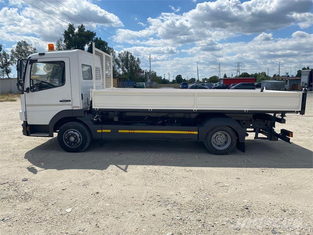 Mercedes-Benz Atego 818 - 3 sided tipper Wywrotki