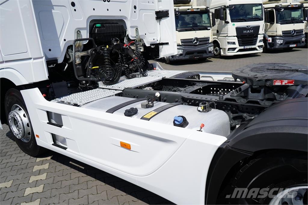 Mercedes-Benz F / 1845 / ACC / E 6 / STREAM SPACE / MAŁY PRZEBIE Tractor Units