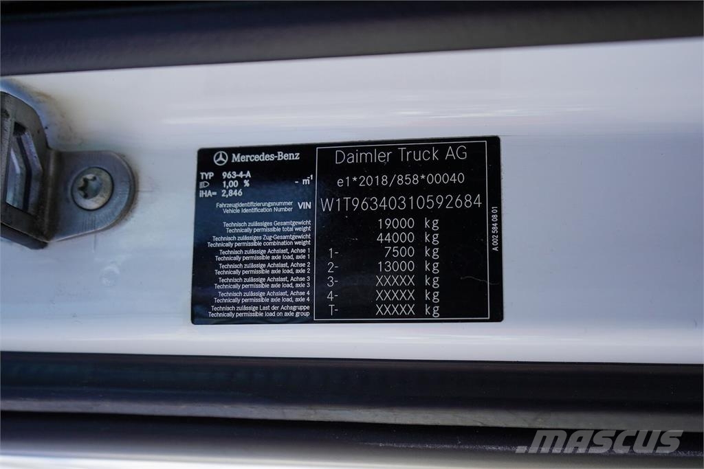 Mercedes-Benz F / 1845 / ACC / E 6 / STREAM SPACE / MAŁY PRZEBIE Tractor Units