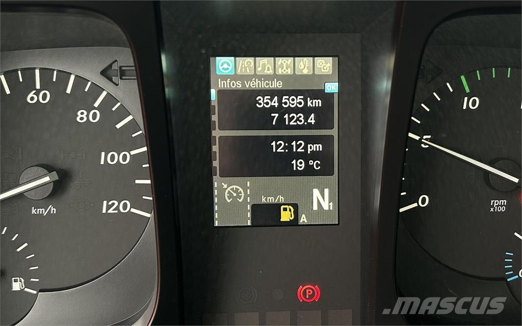 Mercedes-Benz F / 1845 / ACC / E 6 / STREAM SPACE / MAŁY PRZEBIE Tractor Units