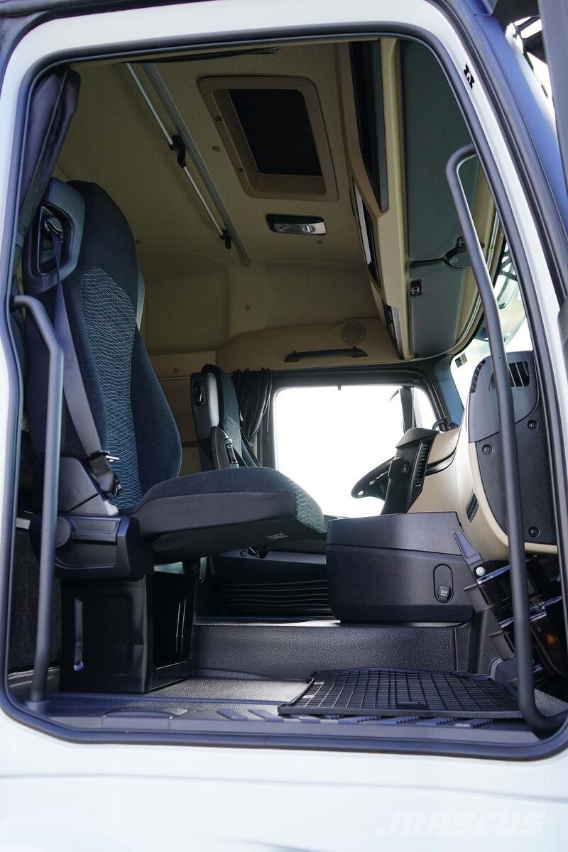 Mercedes-Benz F / 1845 / ACC / E 6 / STREAM SPACE / MAŁY PRZEBIE Tractor Units