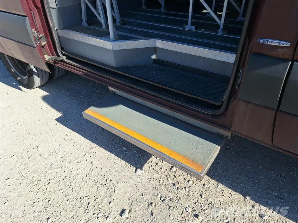 Mercedes-Benz Sprinter 516 CDi 4x4 / 16 personal minibus شاحنات أخرى