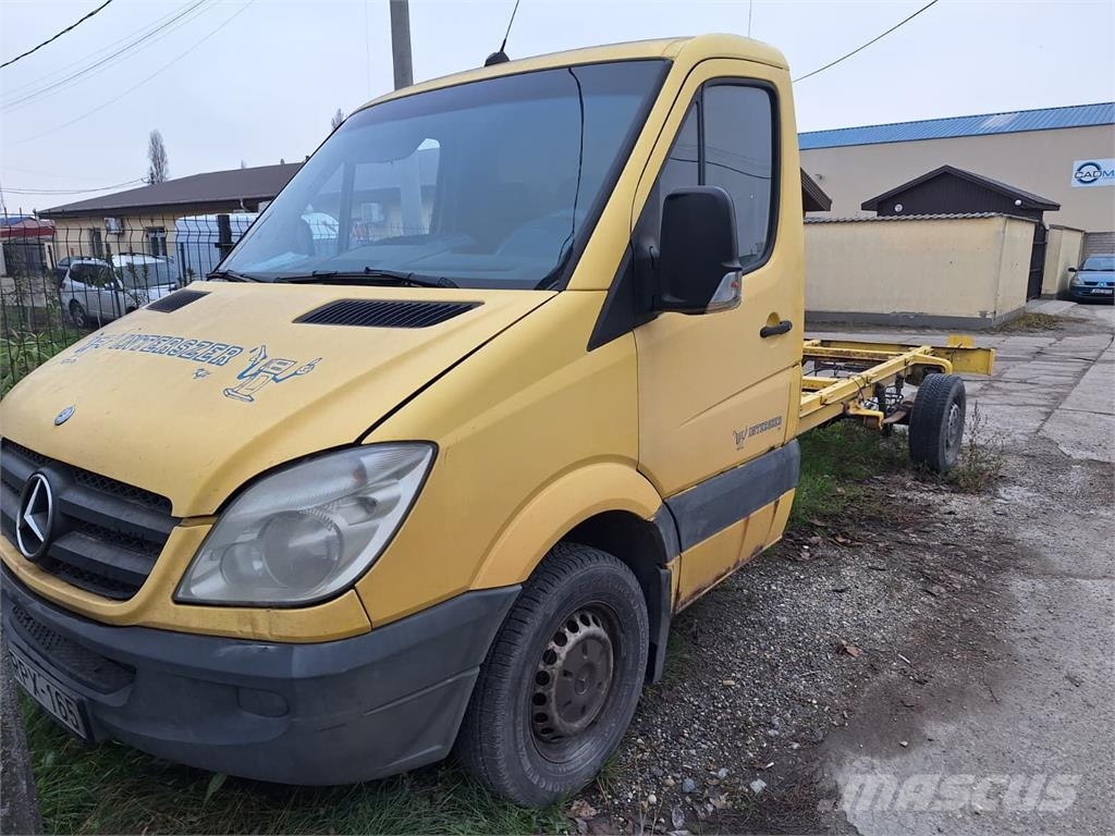 Mercedes-Benz Sprinter 513 - Chassis (Engine broken ) Motorok