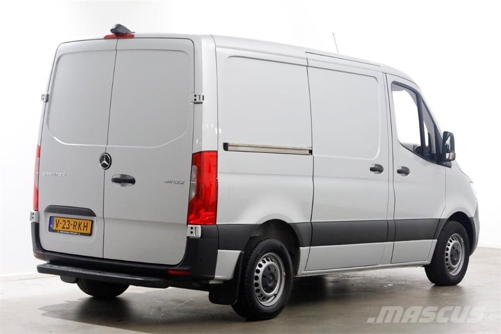 Mercedes-Benz Sprinter 311 CDI 115pk L1H1 Airco/Camera/Inrichtin Inne