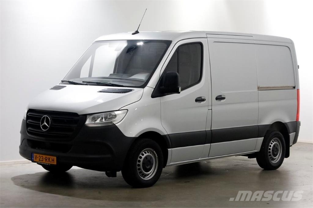 Mercedes-Benz Sprinter 311 CDI 115pk L1H1 Airco/Camera/Inrichtin Inne