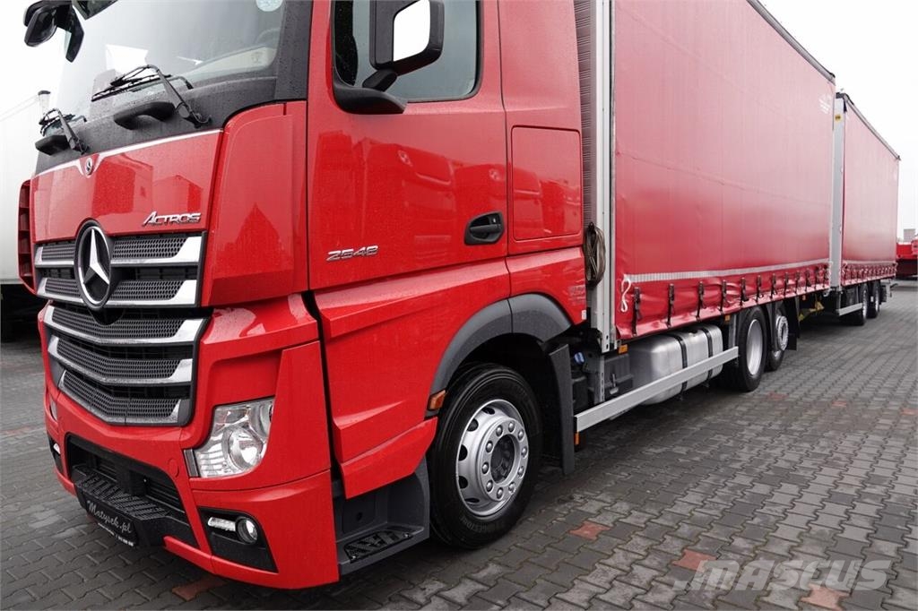 Mercedes-Benz truck with trailer - curtainsider truck 커튼사이더 트럭
