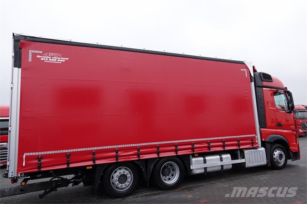 Mercedes-Benz truck with trailer - curtainsider truck 커튼사이더 트럭