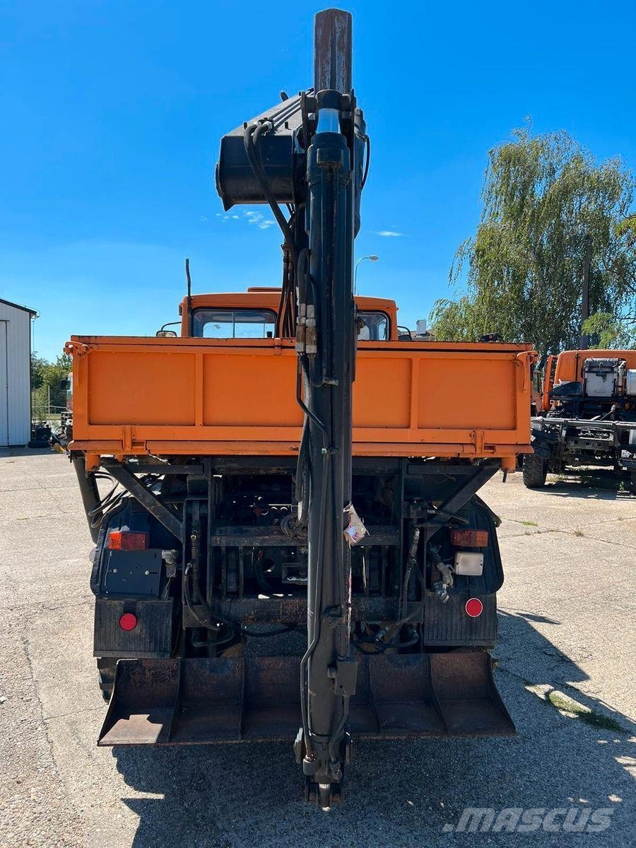 Mercedes-Benz UNIMOG Sora- ja kippiautot