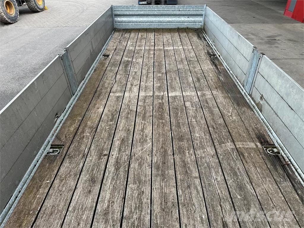 Möslein THT 11 / Low Loader Trailer with Ramps مقطوروات مسطحة/مفصلية الجوانب