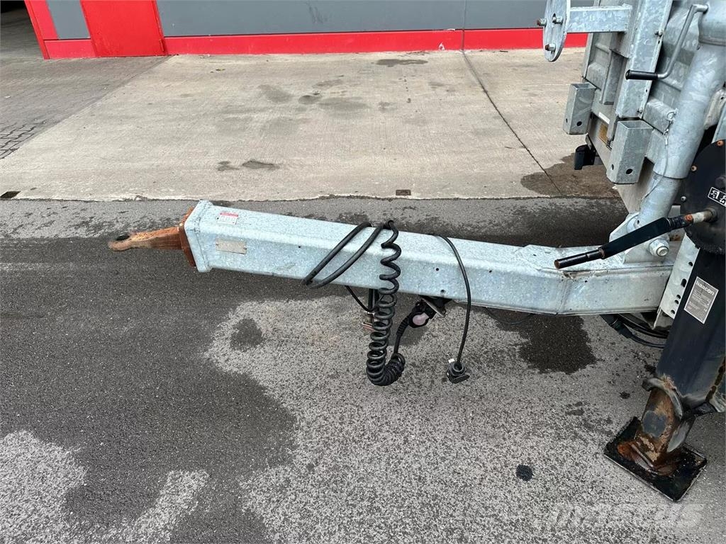 Möslein THT 11 / Low Loader Trailer with Ramps مقطوروات مسطحة/مفصلية الجوانب