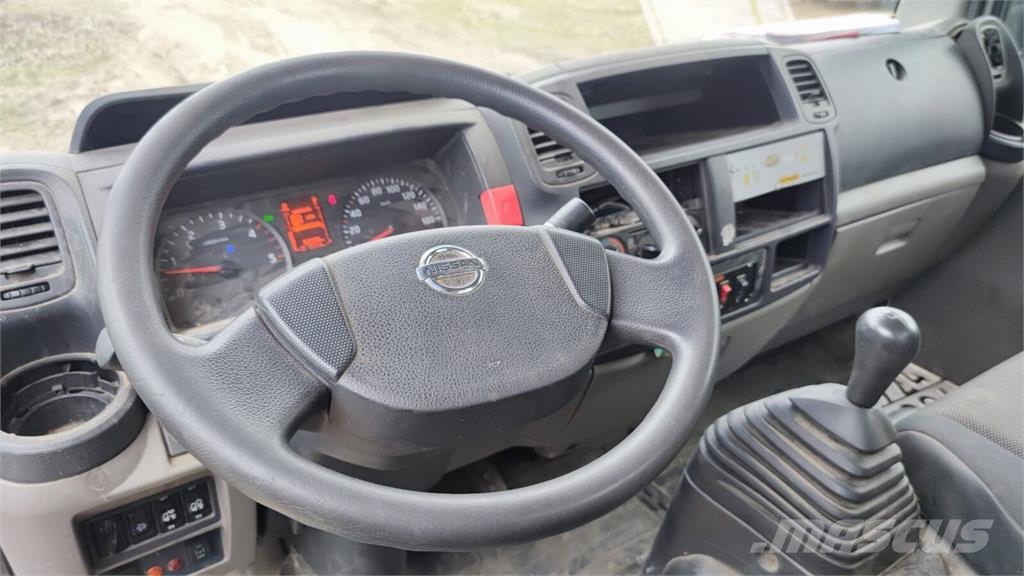 Nissan Cabstar 2,5 tdi - Palfinger P200 TXE - 20m Autoplošiny