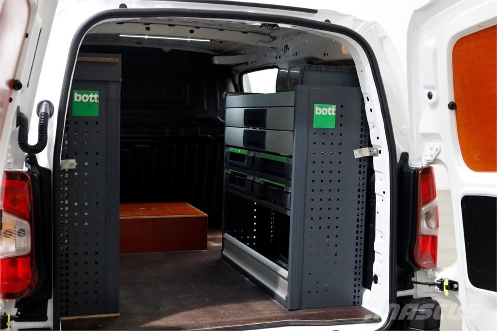Opel Combo 1.5D 102pk L2H1 Edition Navi/Camera/Inrichti Autre camion