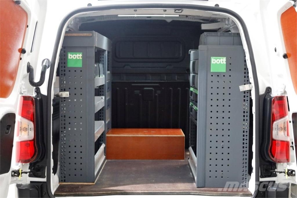 Opel Combo 1.5D 102pk L2H1 Edition Navi/Camera/Inrichti Autre camion