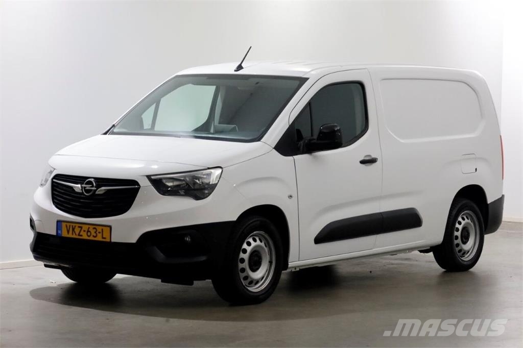 Opel Combo 1.5D 102pk L2H1 Edition Navi/Camera/Inrichti Autre camion