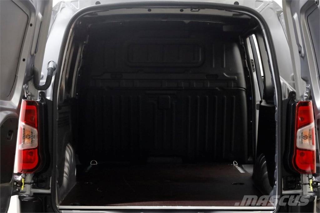 Opel Combo-e L2H1 Edition 50 kWh Snellader SOH 98,1% 11 Otros camiones