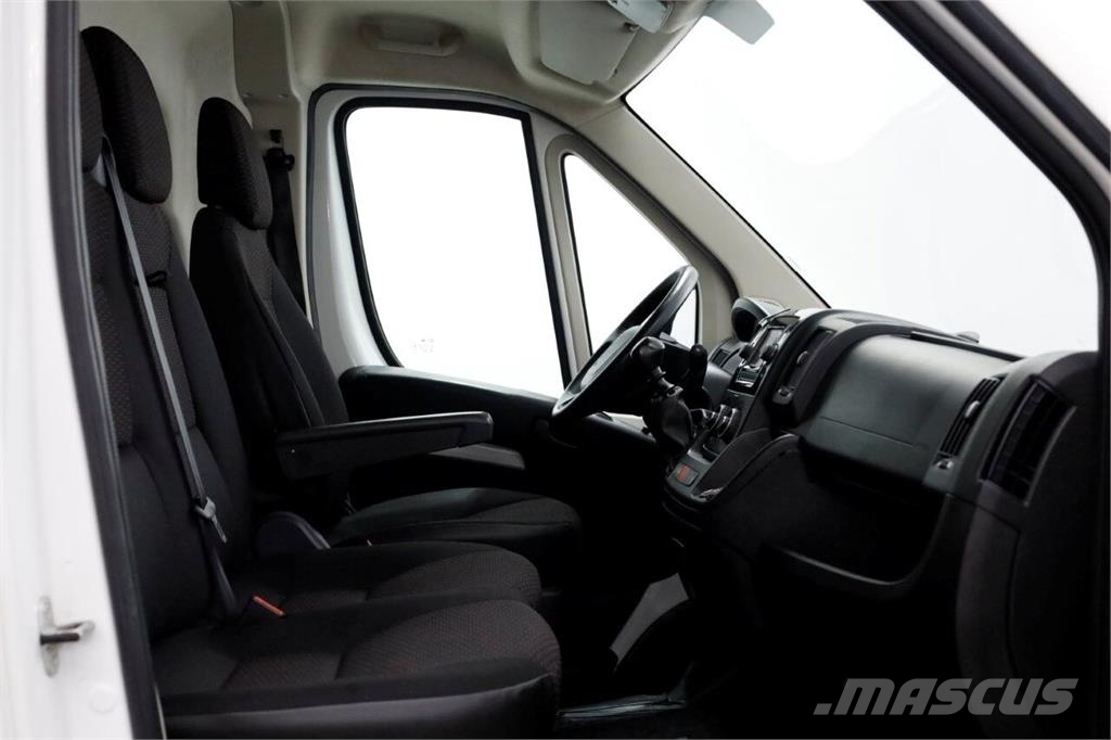 Peugeot Boxer 2.2 BlueHDi 120pk L2H2 Airco/Navi/Inrichting Muut kuorma-autot