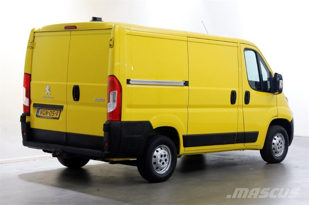 Peugeot Boxer 330 2.2 BlueHDi 140pk L1H1 Premium Airco/Sta Drugi tovornjaki