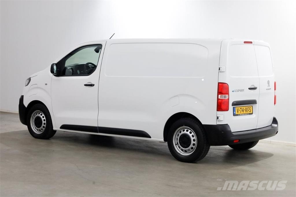 Peugeot e-Expert L2H1 Standard Premium 75 kWh 100% Elektri Inne