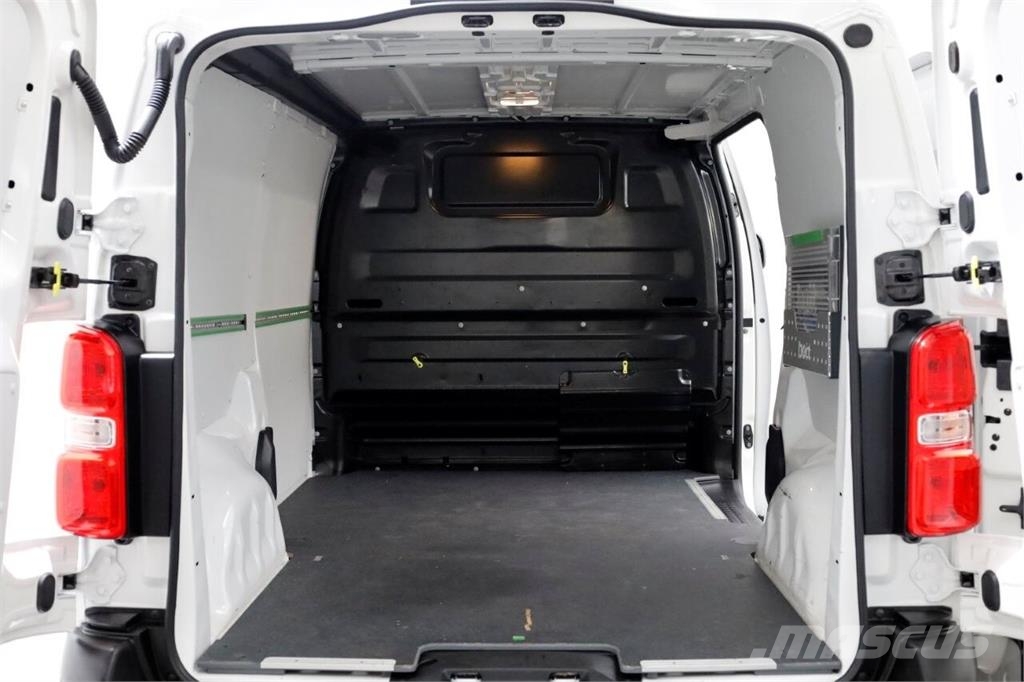 Peugeot e-Expert L2H1 Standard Premium 75 kWh 100% Elektri 其他貨車