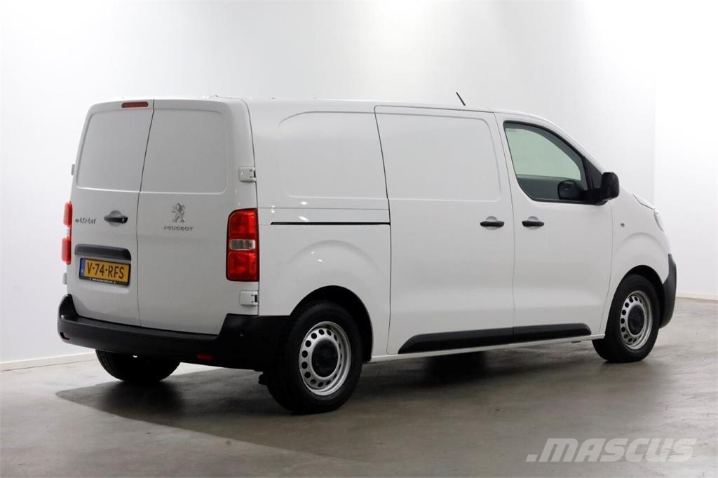 Peugeot e-Expert L2H1 Standard Premium 75 kWh 100% Elektri Inne