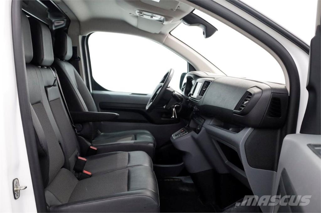 Peugeot e-Expert L2H1 Standard Premium 75 kWh 100% Elektri Inne