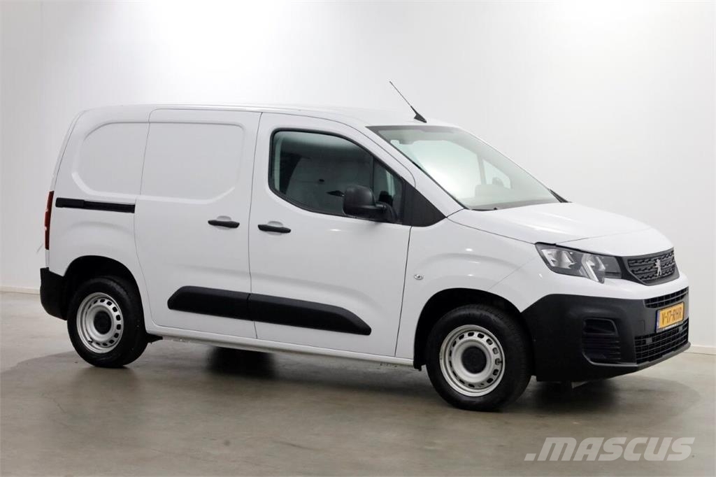 Peugeot Partner 1.2 PureTech 110pk Benzine Airco/Schuifdeu Andre lastebiler
