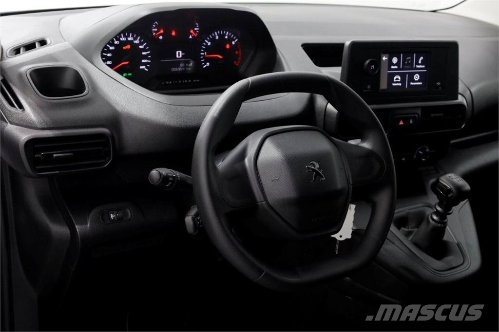 Peugeot Partner 1.2 PureTech 110pk Benzine Airco/Schuifdeu Andre lastebiler