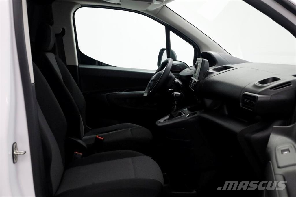 Peugeot Partner 1.2 PureTech 110pk Benzine Airco/Schuifdeu Andre lastebiler
