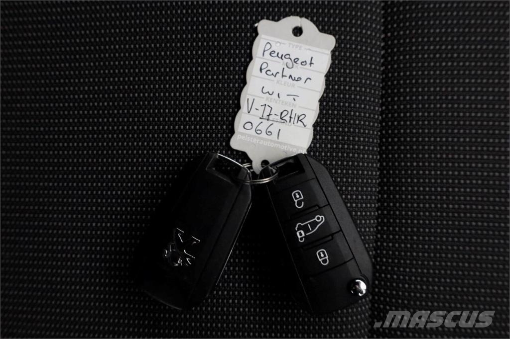 Peugeot Partner 1.2 PureTech 110pk Benzine Airco/Schuifdeu Andre lastebiler