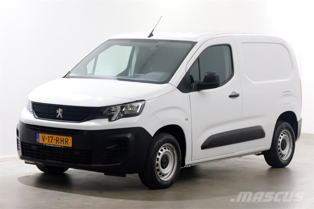 Peugeot Partner 1.2 PureTech 110pk Benzine Airco/Schuifdeu Andre lastebiler