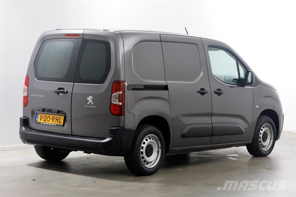 Peugeot Partner 1.2 PureTech 110pk Benzine Airco/3Pers. 05 Outros caminhões