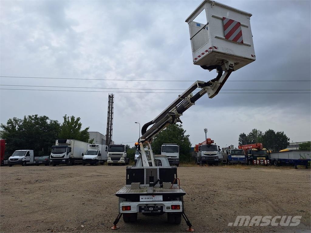 Piaggio Porter Maxxi 1,3 - COLOMBO Giuseppe TLC 122 L-12m/ Teherautóra szerelt emelők és állványok