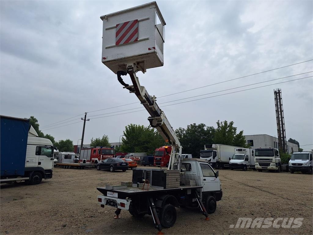 Piaggio Porter Maxxi 1,3 - COLOMBO Giuseppe TLC 122 L-12m/ Teherautóra szerelt emelők és állványok