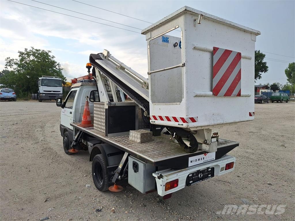 Piaggio Porter Maxxi 1,3 - COLOMBO Giuseppe TLC 122 L-12m/ Teherautóra szerelt emelők és állványok