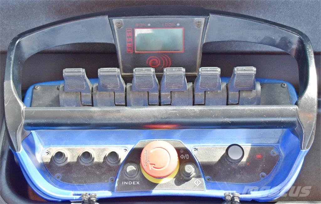 Renault C 380 平板栏板货车