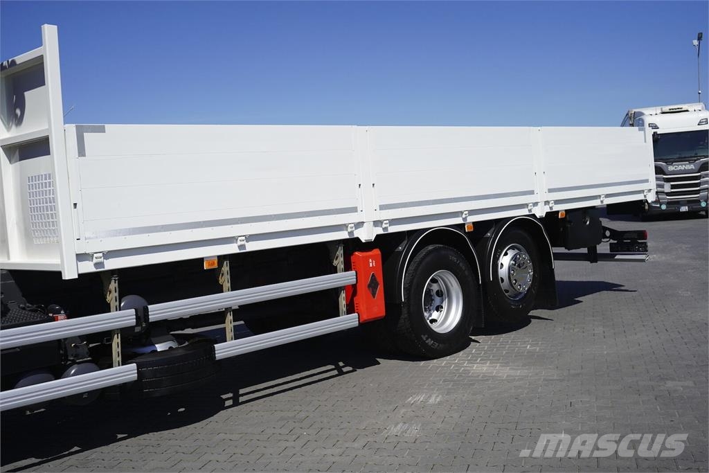 Renault C 430 / 6 X 2 / E 6 / SKRZYNIOWY + HDS / FASSI F 1 平板栏板货车