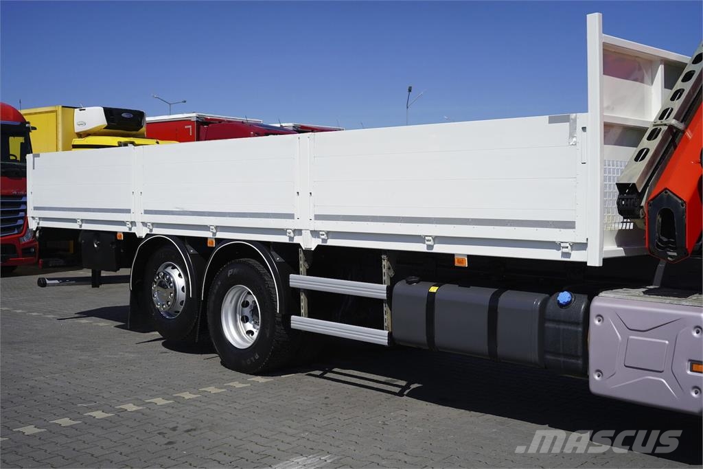 Renault C 430 / 6 X 2 / E 6 / SKRZYNIOWY + HDS / FASSI F 1 平板栏板货车