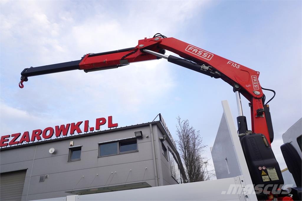 Renault C280 DTI 8 / FASSI crane F135A.22 / range 8 m / Fl Camiones de cama baja