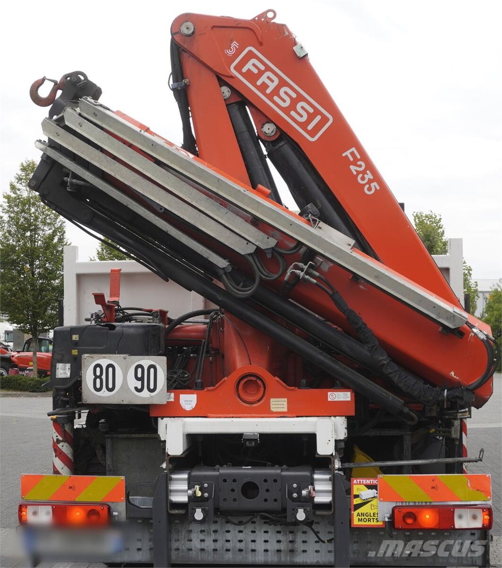 Renault C380 DTI 11 6x4 / Fassi F235A.0.24 E crane / 150 t Járműszállítók