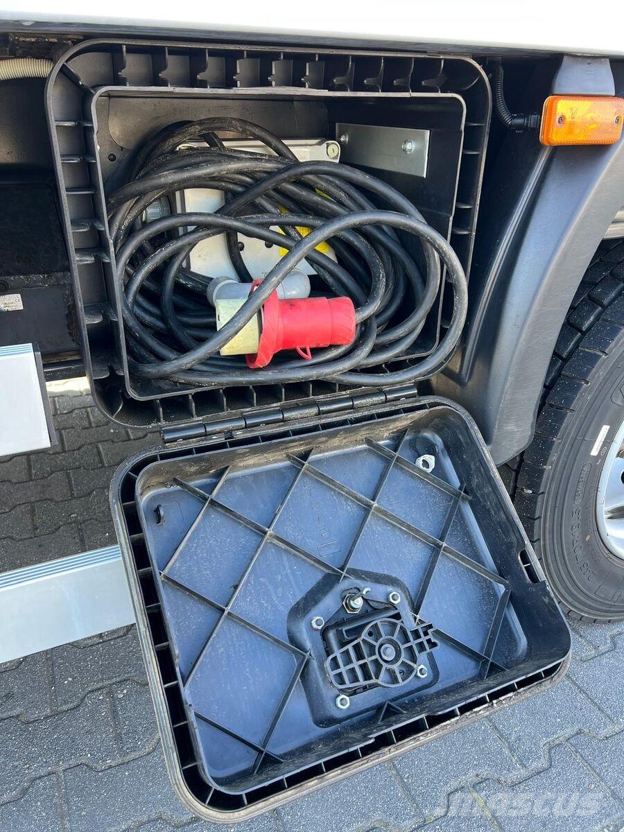 Renault D 12 240 REFRIGERATOR BODY SUPRA 850ºMt LIFT Kylmä-/Lämpökori kuorma-autot