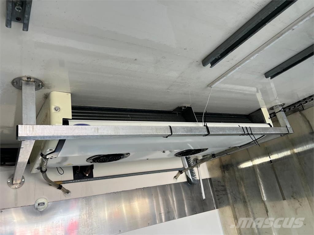 Renault D 12 240 REFRIGERATOR BODY SUPRA 850ºMt LIFT Kylmä-/Lämpökori kuorma-autot