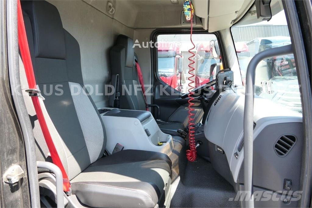 Renault D 14.250 Box Truck / 14T / Full Air Suspension / T Chasis y suspención