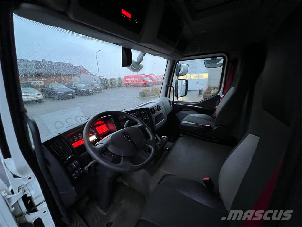 Renault D 210 厢式货车