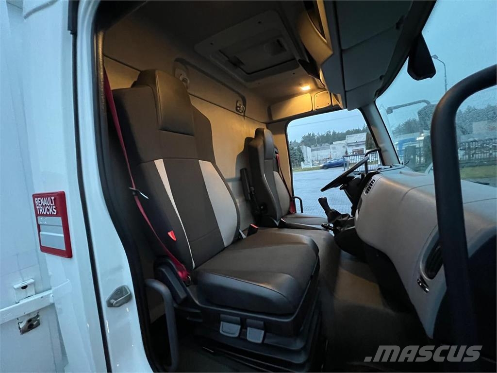 Renault D 210 厢式货车