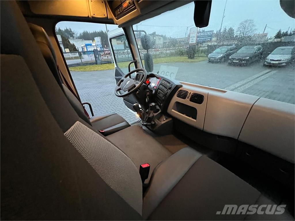 Renault D 210 厢式货车