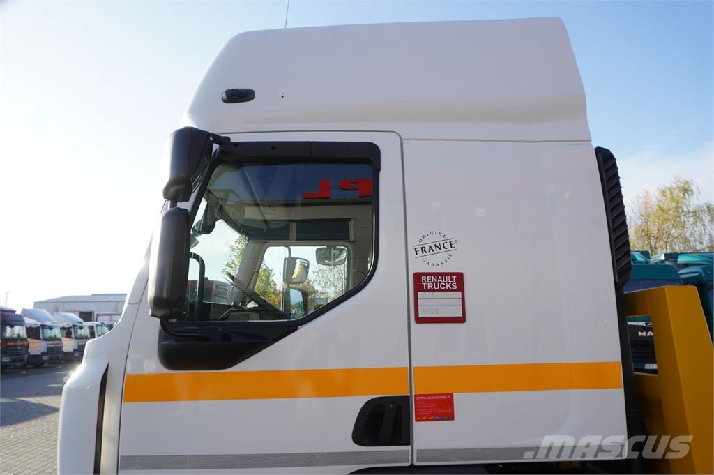 Renault D19 Wide Glob / 7.8 m NEW tow truck / 280 tho. km Transport vehicles