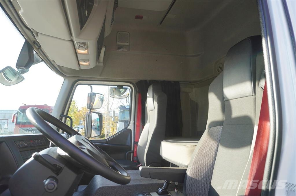 Renault D19 Wide Glob / 7.8 m NEW tow truck / 280 tho. km Transport vehicles