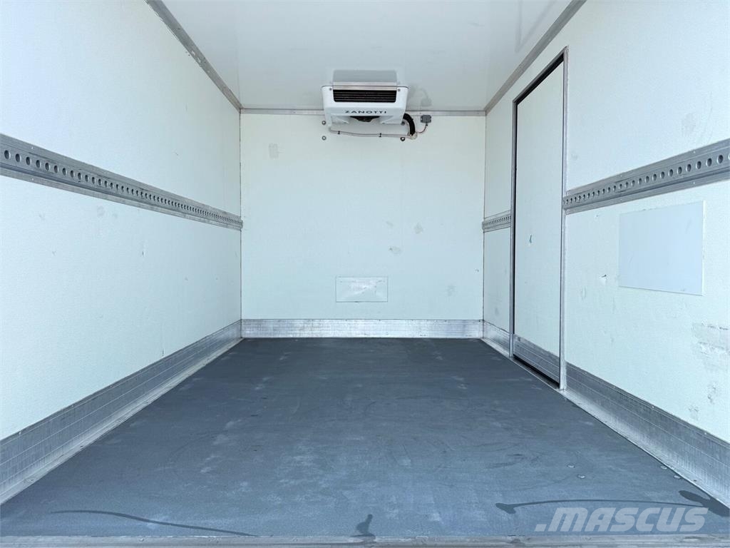 Renault Master 145 DCI 3x Drzwi 230V Autre camion